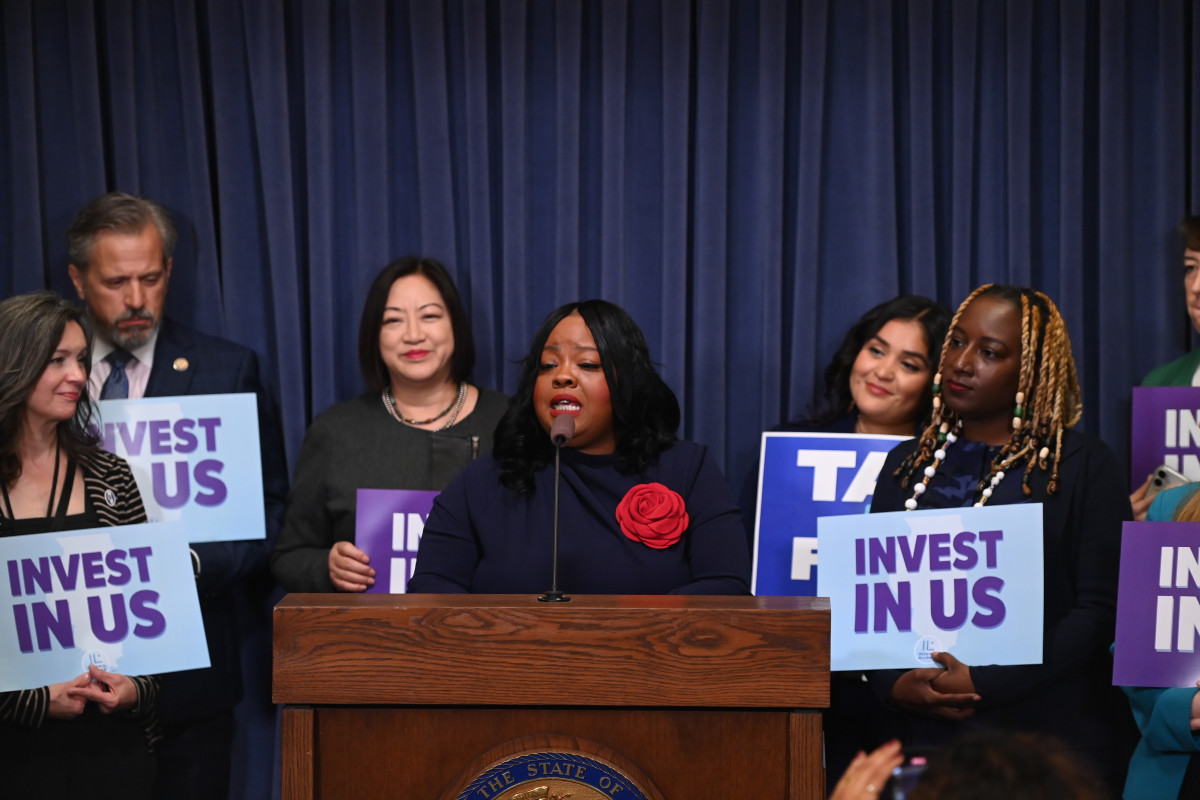 State Senator Lakesia Collins speaks at the Illinois Revenue Alliance press conference